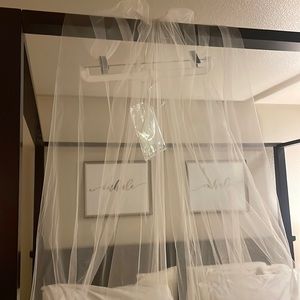 Selling my veil only used one time